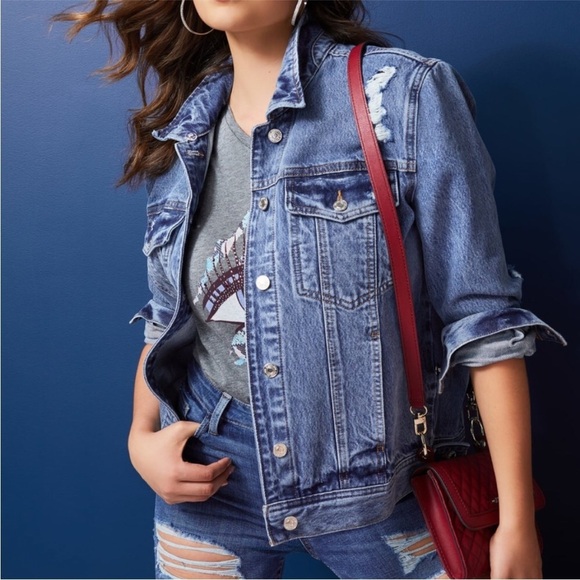 GUESS by Los Angeles Faux fur distressed jean jacket with removable fur medium - Picture 3 of 13